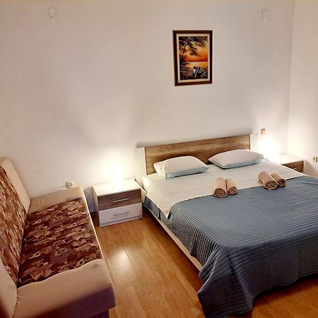 Apartments Pletikosa Бродариця Екстер'єр фото