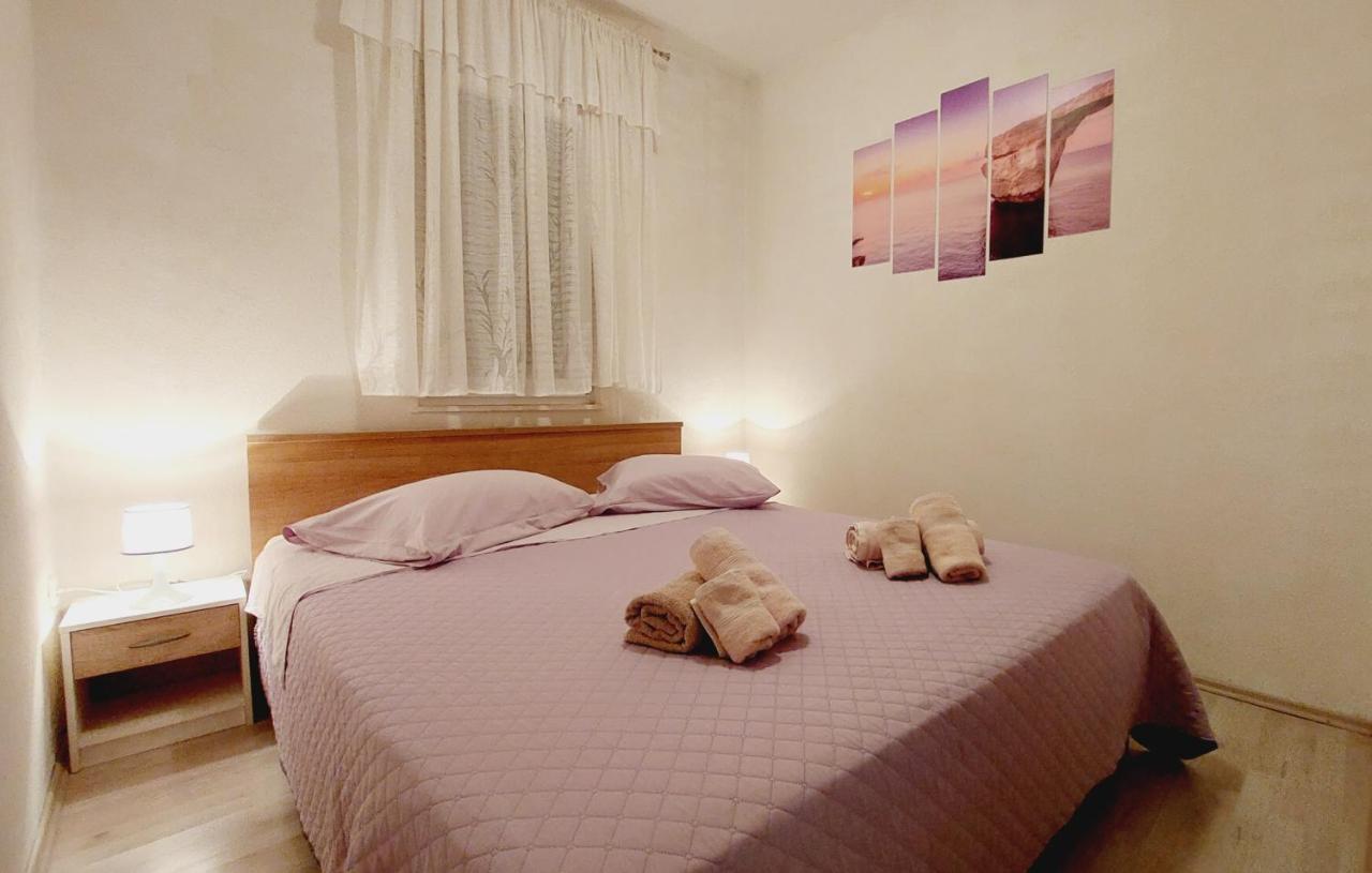 Apartments Pletikosa Бродариця Екстер'єр фото